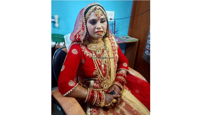 Shri Beuty Parlour & Cosmetic Center