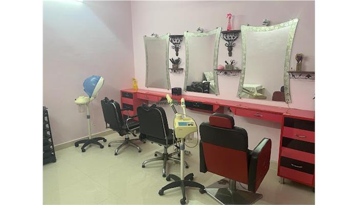 SK Makeover Beauty Parlour - Best Ladies Hair Salon & Makeup Studio In Saharanpur