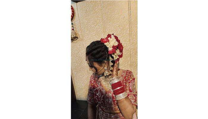 Smart Look Makeup Salon And Academy