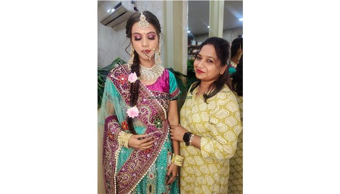 Smriti Makeovers & Salon
