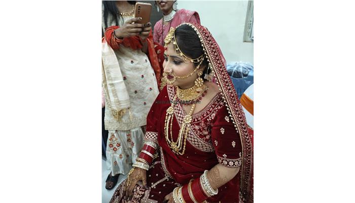 Swati Beauty Parlour