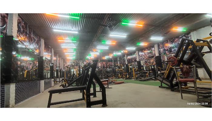 THE IRON GYM AND FITNEASS CENTER