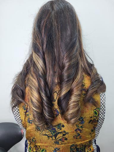 TIP TOP BEAUTY SALON MAKEUP ACADEMY