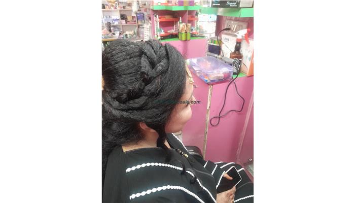 Umam Beauty Parlour