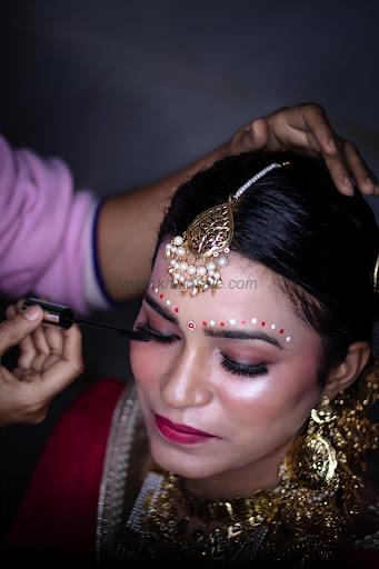 Vinis Nail Bar Makeup Eyelashes Academy