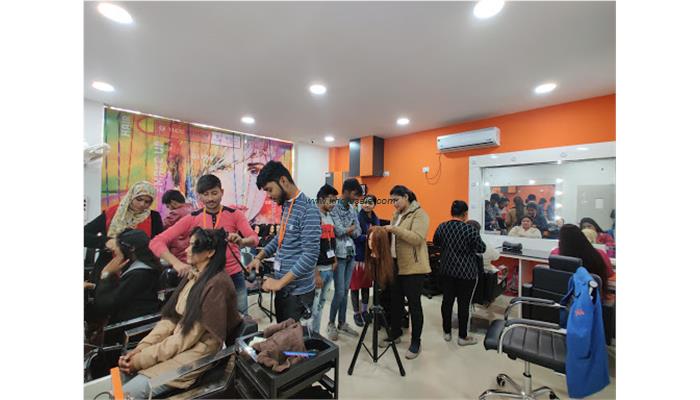 VLCC School Of Beauty - Institute In Alambagh, Lucknow
