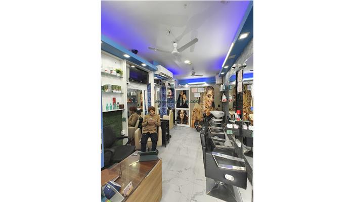 VVIP UNISEX SALON | MAKEUP ARTIST | HAIRDRESSER | BEAUTY SALON