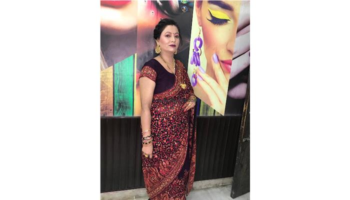 WOMENS HUT MAKEUP STUDIO